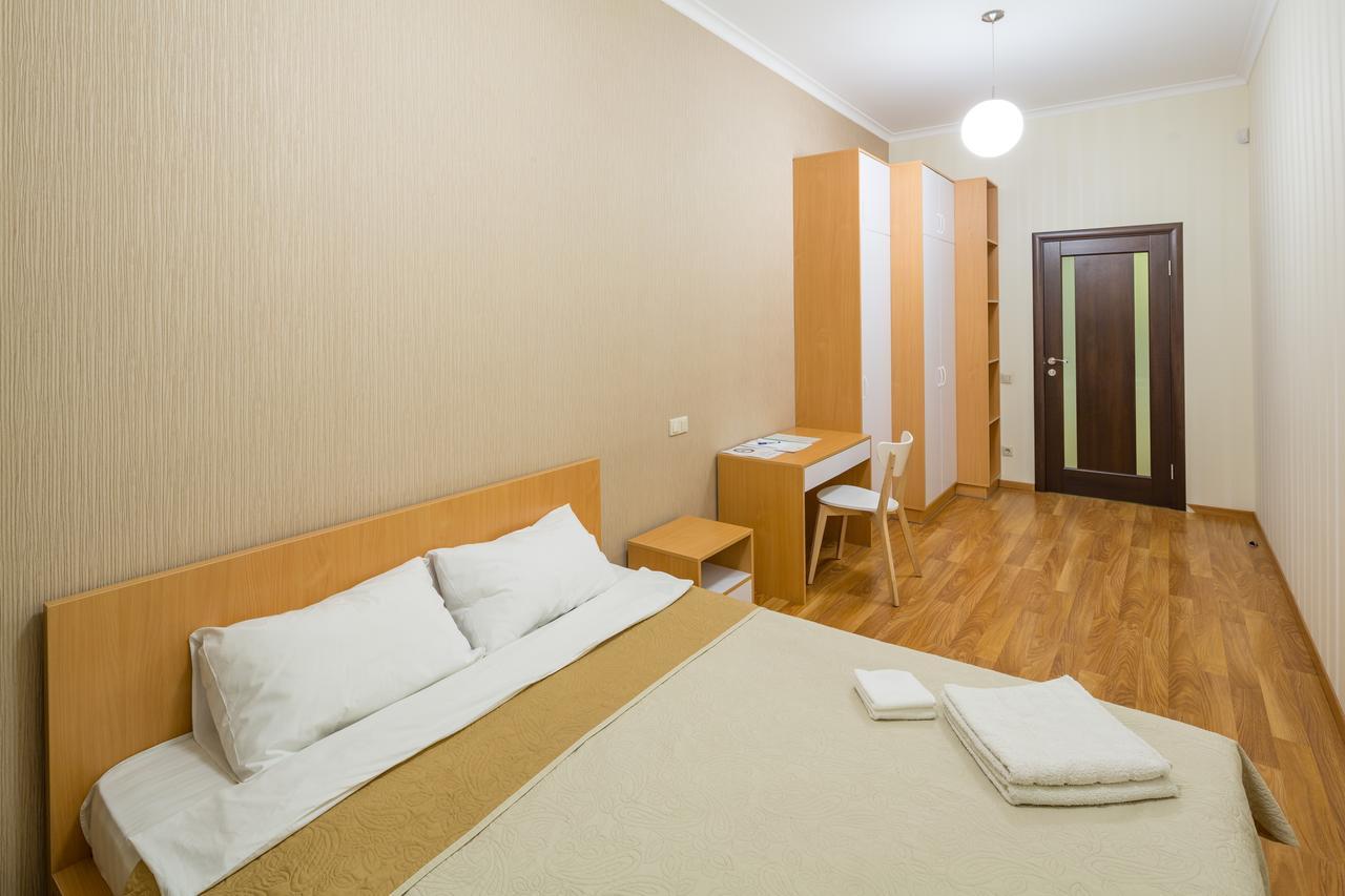 Apartment On Svobody Avenue 25 Liov Exterior foto